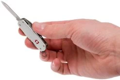 Victorinox MiniChamp Alox Silver 0.6381.26 Couteau Suisse 11 Victorinox MiniChamp Alox Silver 0.6381.26 Couteau Suisse -Couteaux Soldes VT0 6381 26 05 victorinox vt0 6381 26 05